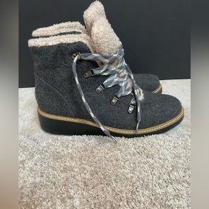 Dr. School’s Shoes Women’s So Cozy Ankle Boot